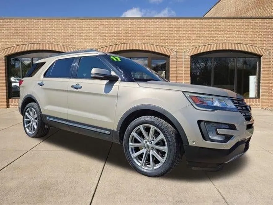 2017 Ford Explorer Limited photo 1