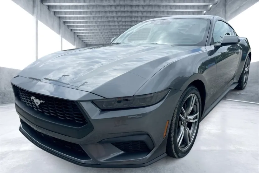 2025 Ford Mustang EcoBoost photo 1