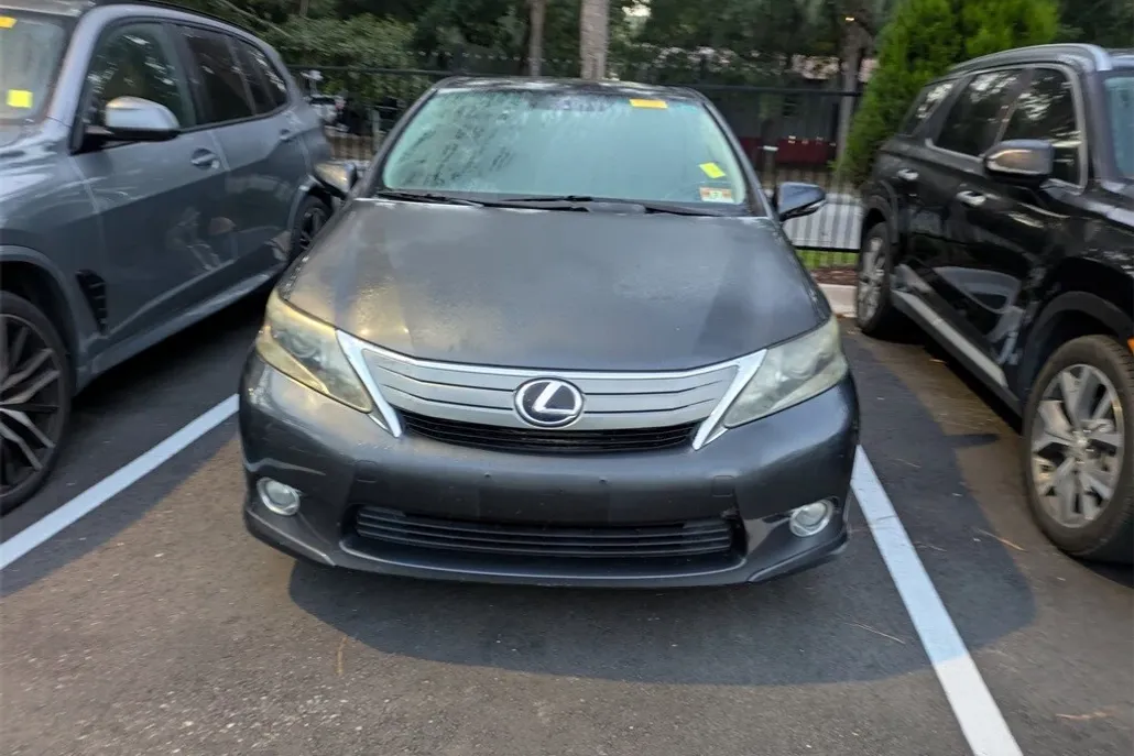2011 Lexus HS 250h photo 1