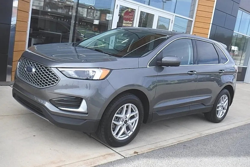 2024 Ford Edge SEL photo 1