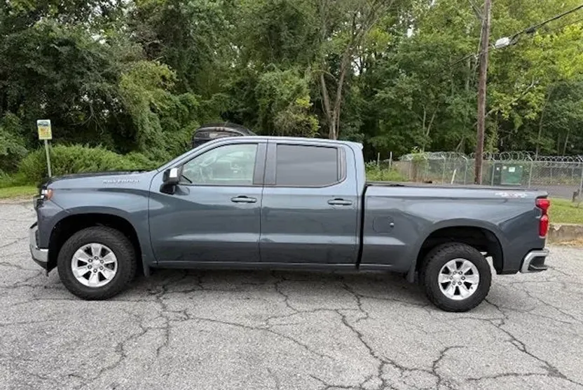 2020 Chevrolet Silverado 1500 LT photo 1