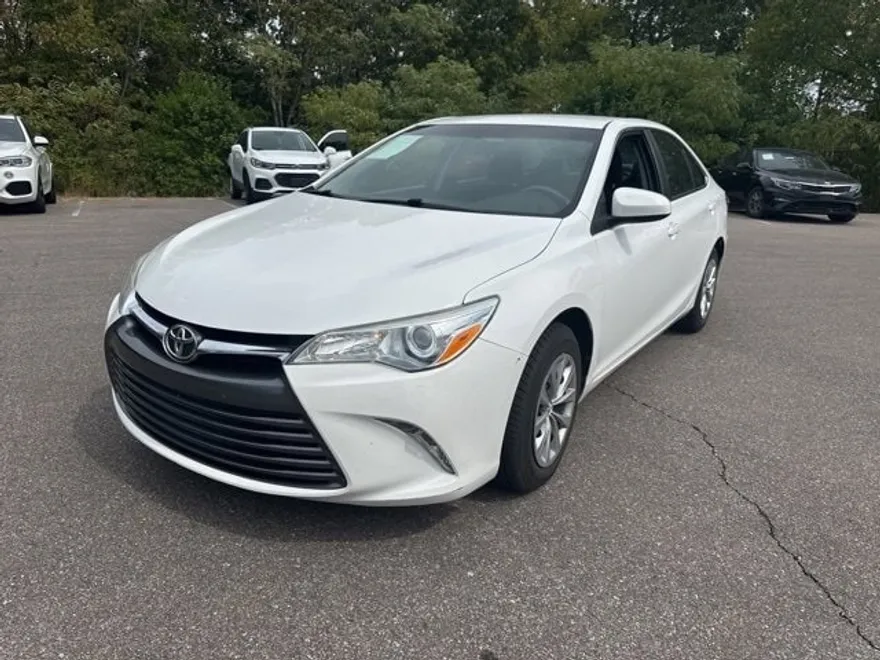 2015 Toyota Camry XLE photo 1