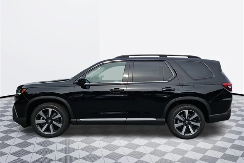 2025 Honda Pilot Touring photo 1