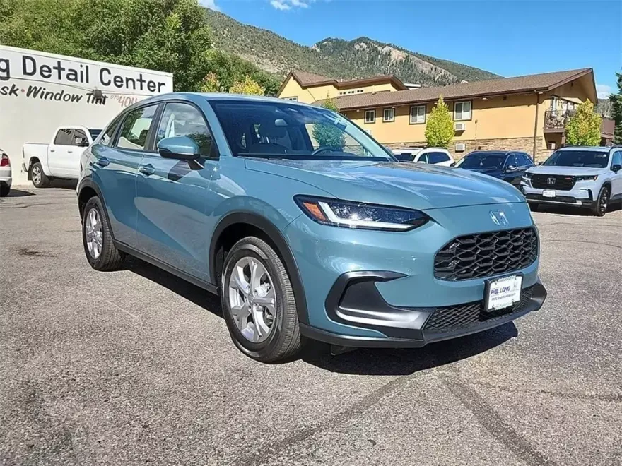 2025 Honda HR-V LX photo 1