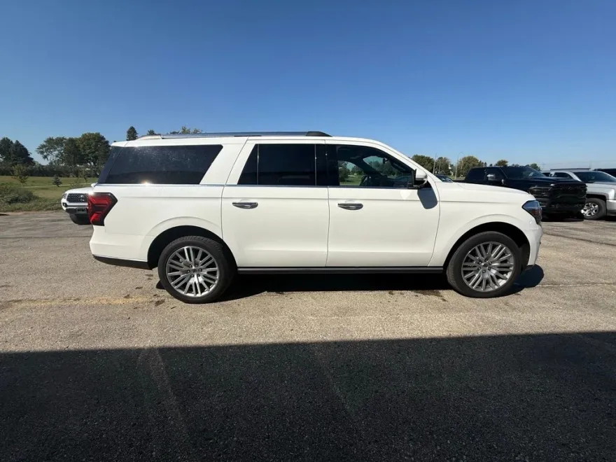 2022 Ford Expedition MAX Limited photo 1