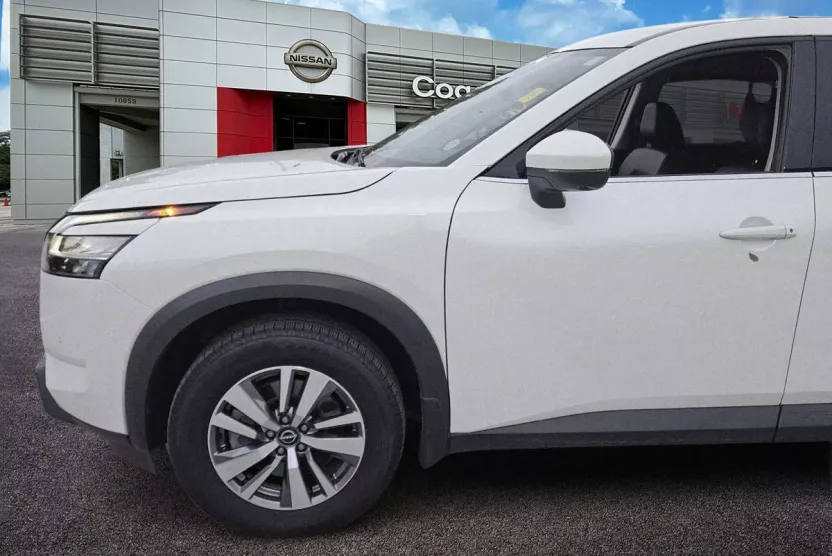 2023 Nissan Pathfinder SL photo 1