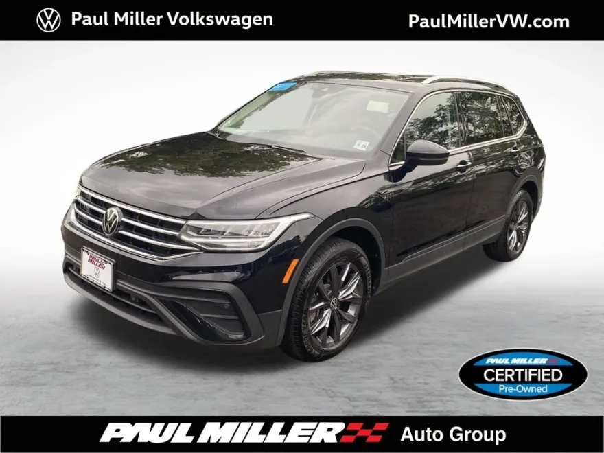 2023 Volkswagen Tiguan SE photo 1