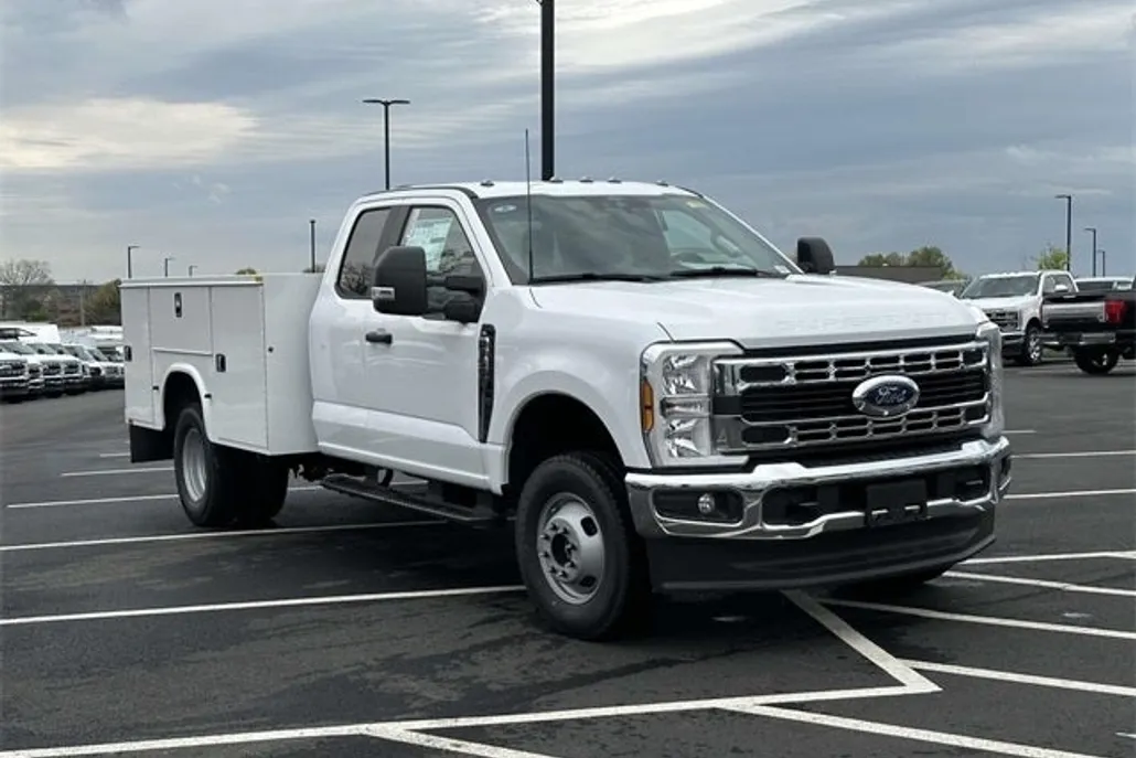 2025 Ford F-350 photo 1