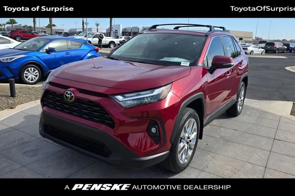 2025 Toyota RAV4 XLE Premium photo 1
