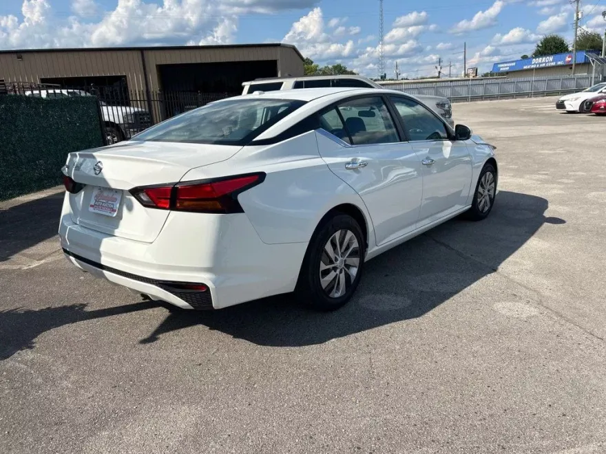 2020 Nissan Altima 2.5 photo 1