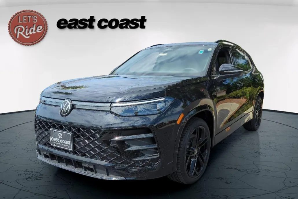 2025 Volkswagen Tiguan SE R-Line Black photo 1