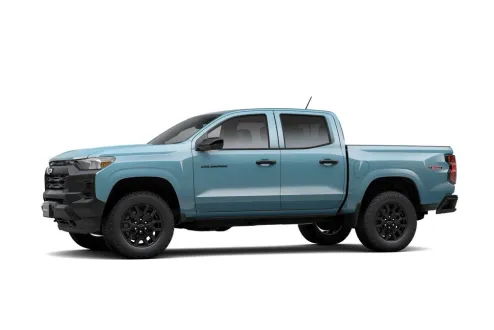 2025 Chevrolet Colorado LT photo 2