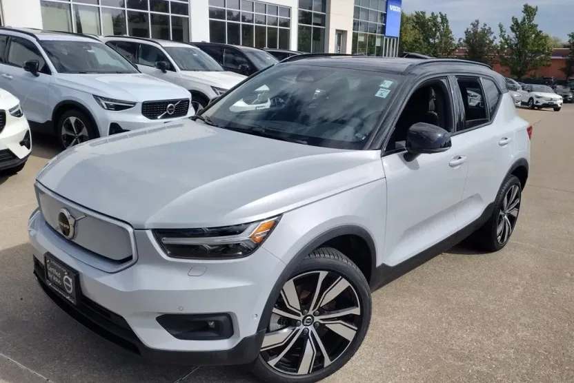 2022 Volvo XC40 Recharge P8 Plus photo 1