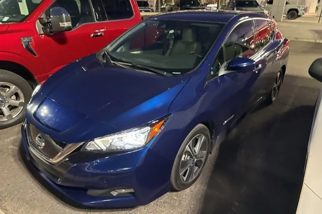 2019 Nissan Leaf SL photo 1
