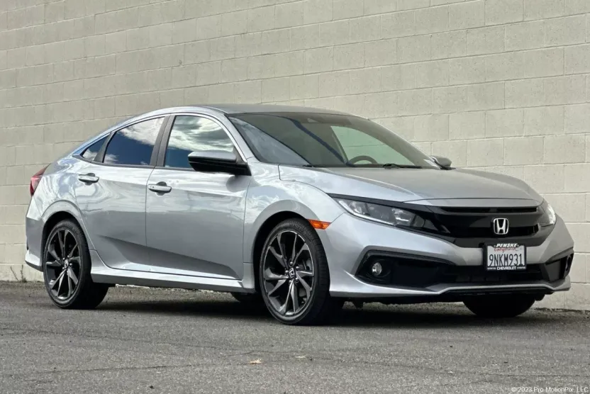 2020 Honda Civic Sport photo 1