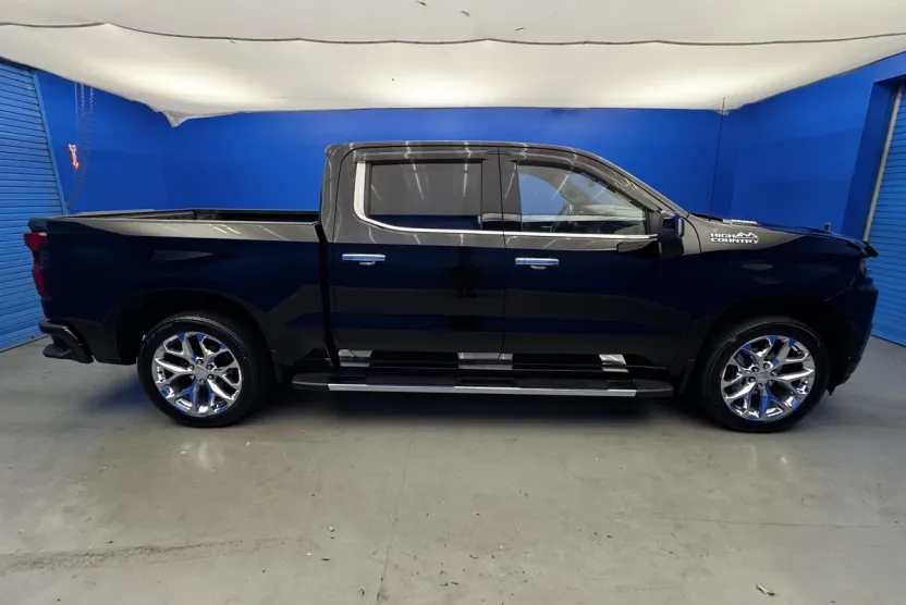 2020 Chevrolet Silverado 1500 High Country photo 1