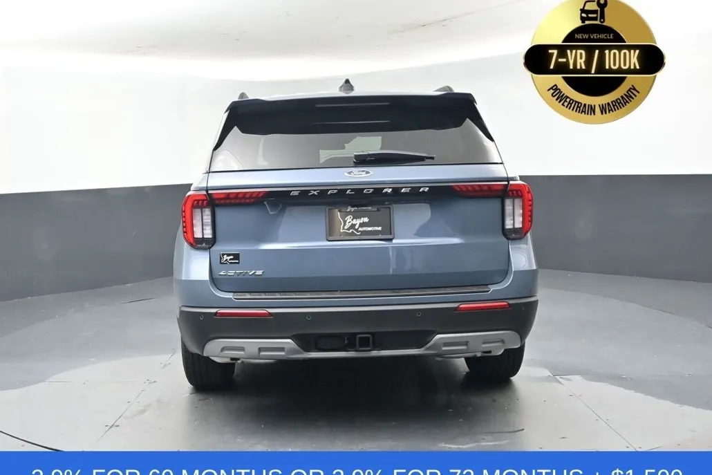 2025 Ford Explorer photo 1