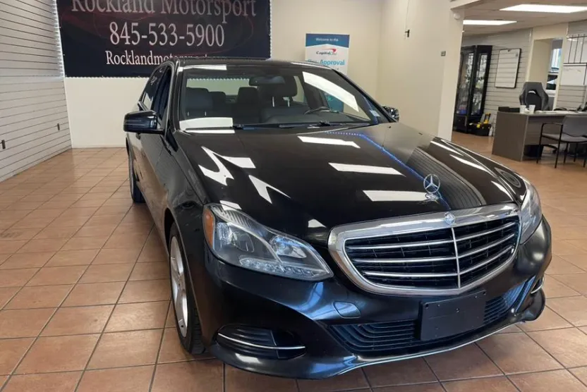 2014 Mercedes Benz E 4MATIC photo 1