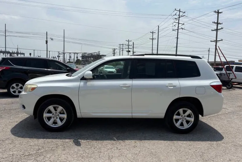 2008 Toyota Highlander Base photo 1