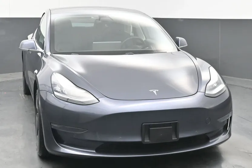 2020 Tesla Model 3 Long Range photo 1
