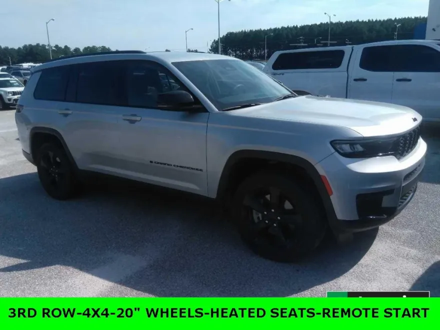 2023 Jeep Grand Cherokee Laredo Altitude photo 1