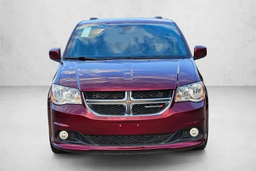 2019 Dodge Grand Caravan SXT photo 1