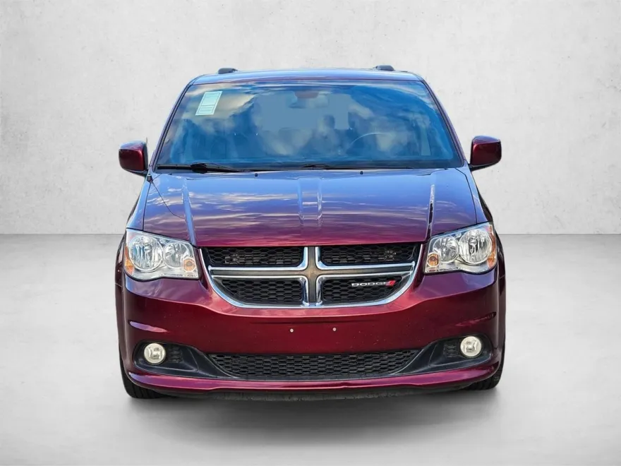 2019 Dodge Grand Caravan SXT photo 1