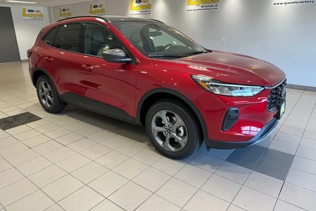 2025 Ford Escape ST-Line photo 1