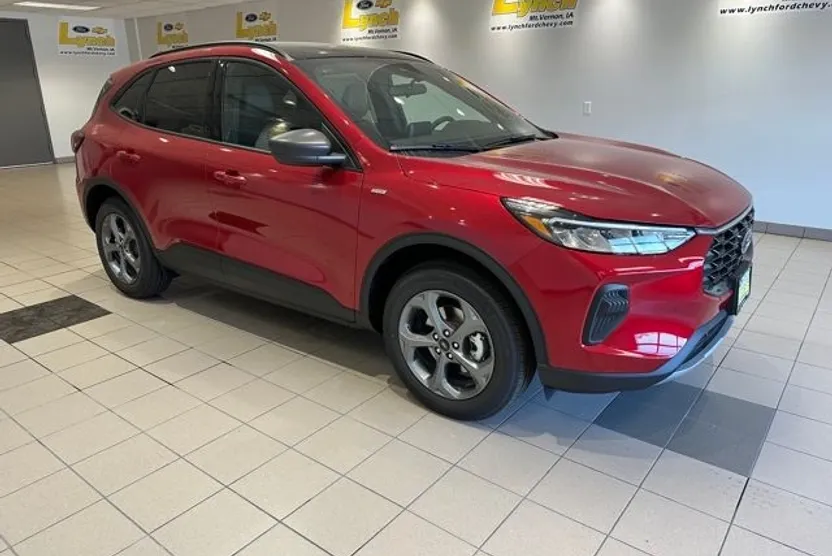 2025 Ford Escape ST-Line photo 1