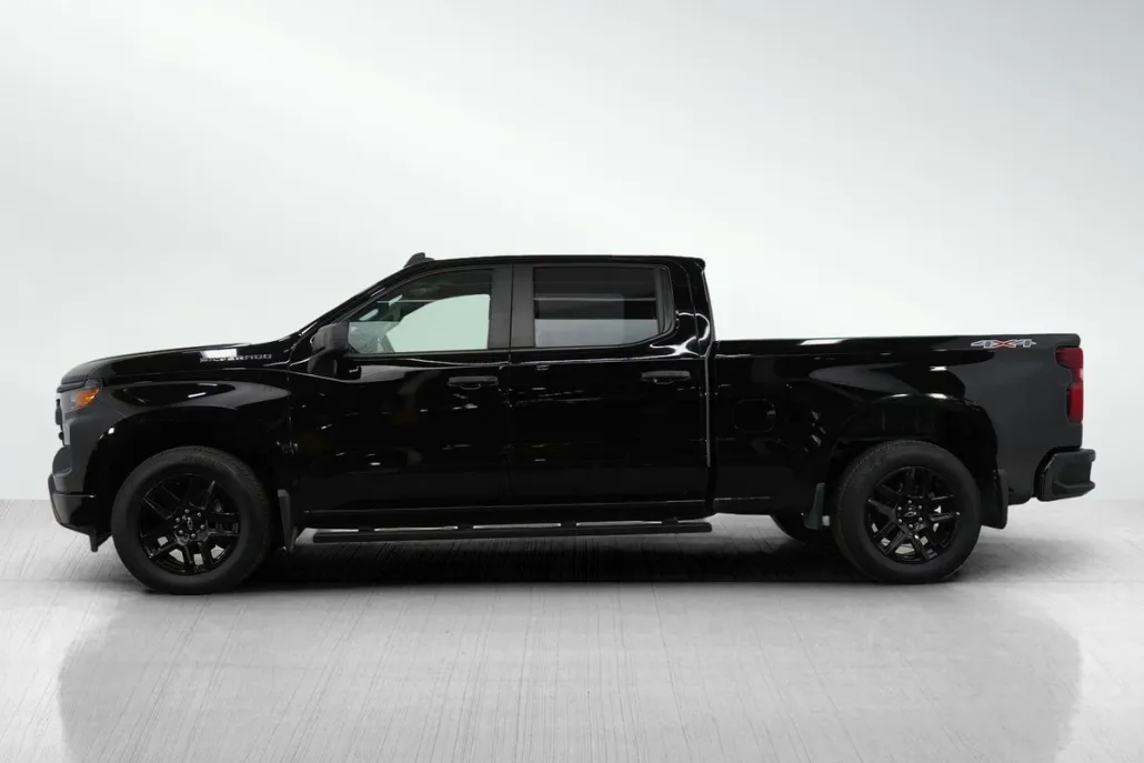 2023 Chevrolet Silverado 1500 Custom photo 1