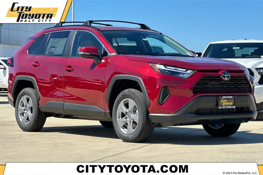 2025 Toyota RAV4 XLE photo 1
