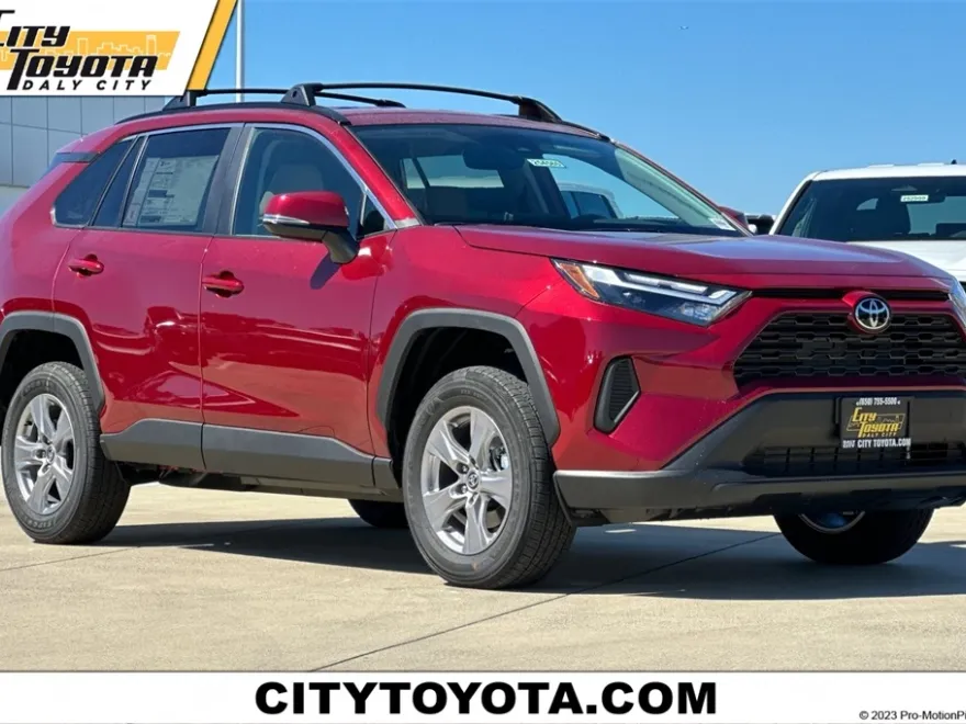 2025 Toyota RAV4 XLE photo 1
