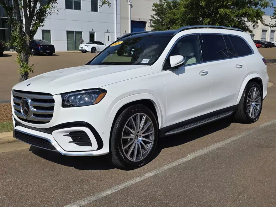 2025 Mercedes Benz GLS 450 photo 1