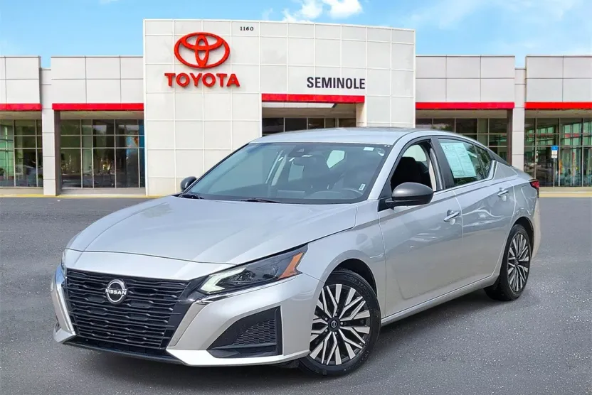 2024 Nissan Altima 2.5 SV photo 1