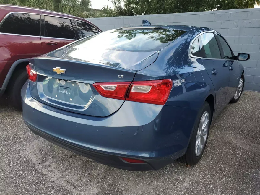 2024 Chevrolet Malibu 1LT photo 1