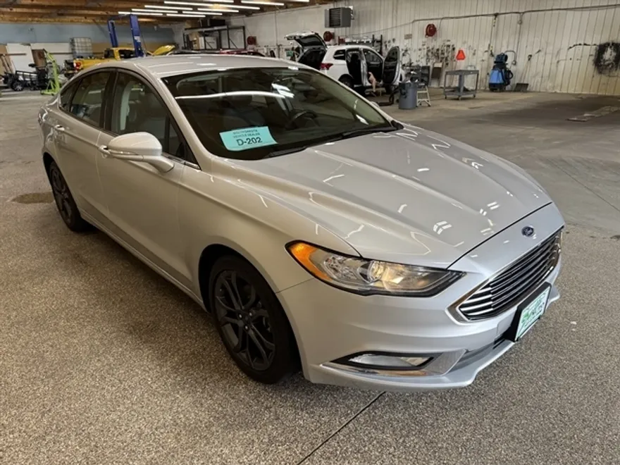 2018 Ford Fusion SE photo 1