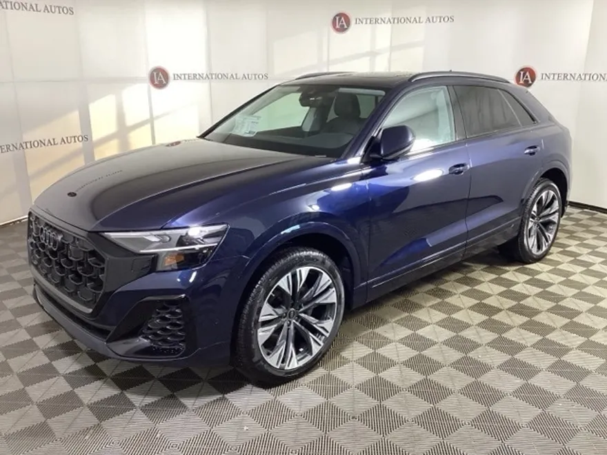 2025 Audi Q8 55 Premium Plus photo 1