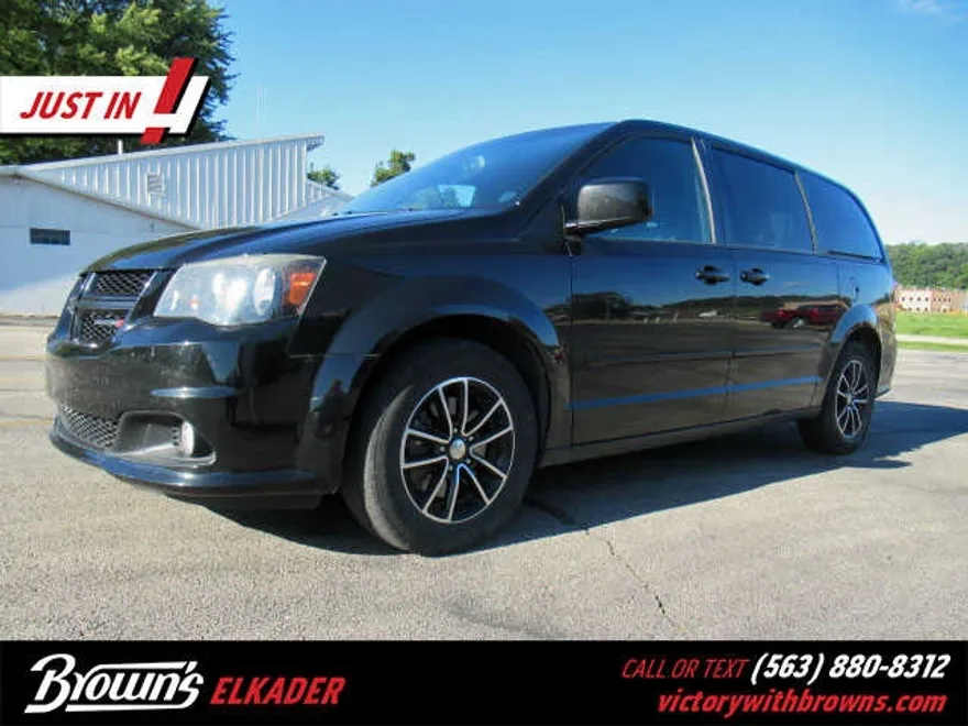 2015 Dodge Grand Caravan R/T photo 1