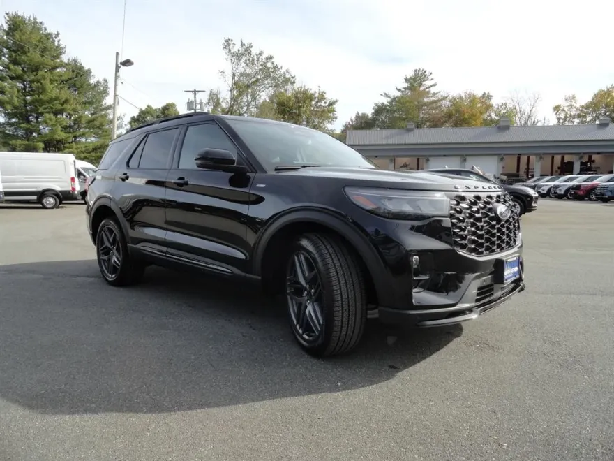 2025 Ford Explorer ST-Line photo 1