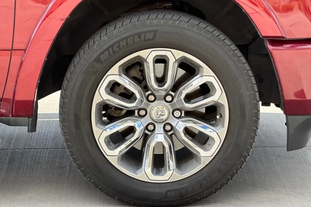 2021 Ram 1500 Laramie photo 1