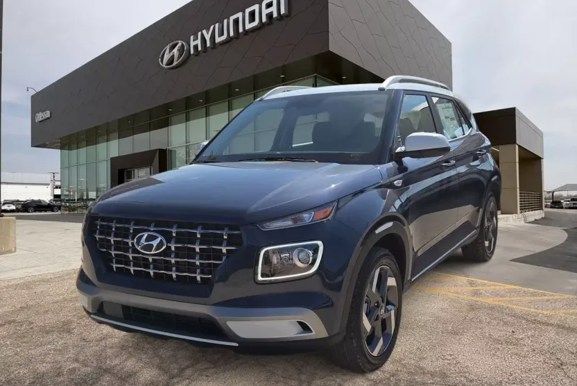 2025 Hyundai Venue Limited photo 1