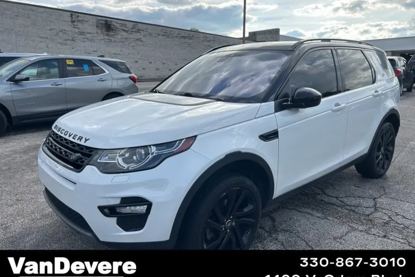 2017 Land Rover Discovery Sport HSE photo 1