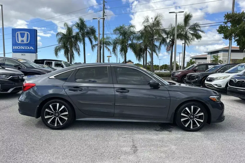 2022 Honda Civic EX photo 1