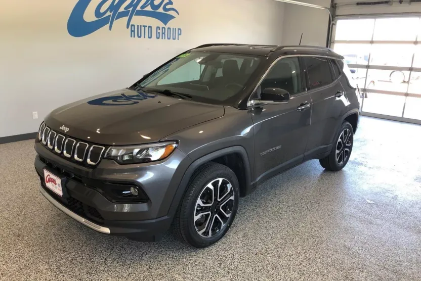 2022 Jeep Compass Limited photo 1