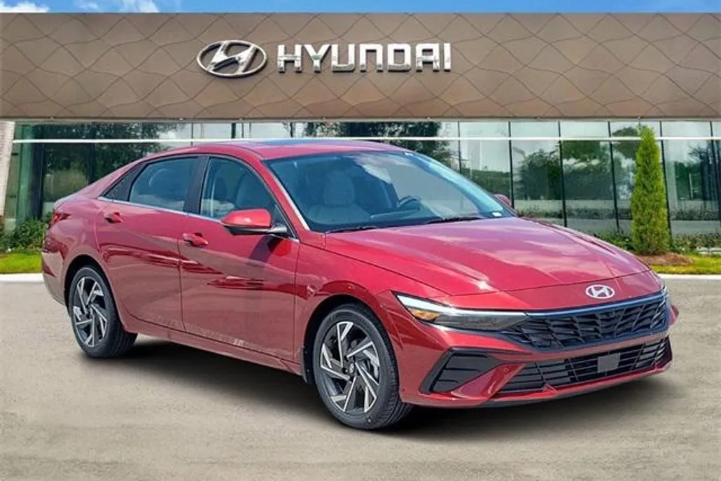 2025 Hyundai Elantra Limited photo 1
