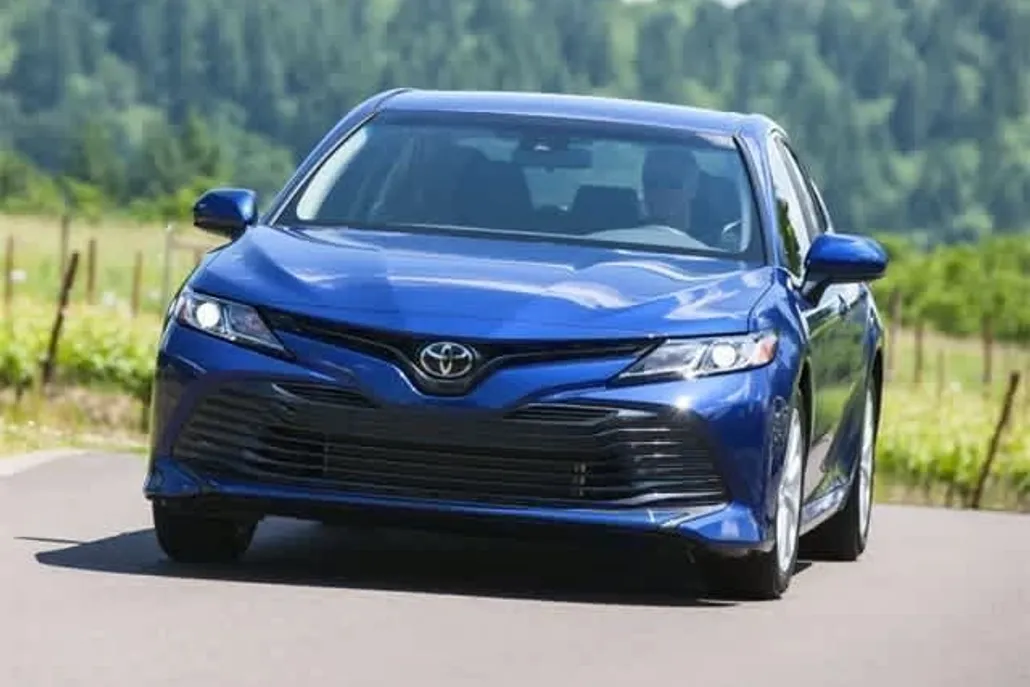 2020 Toyota Camry LE photo 1