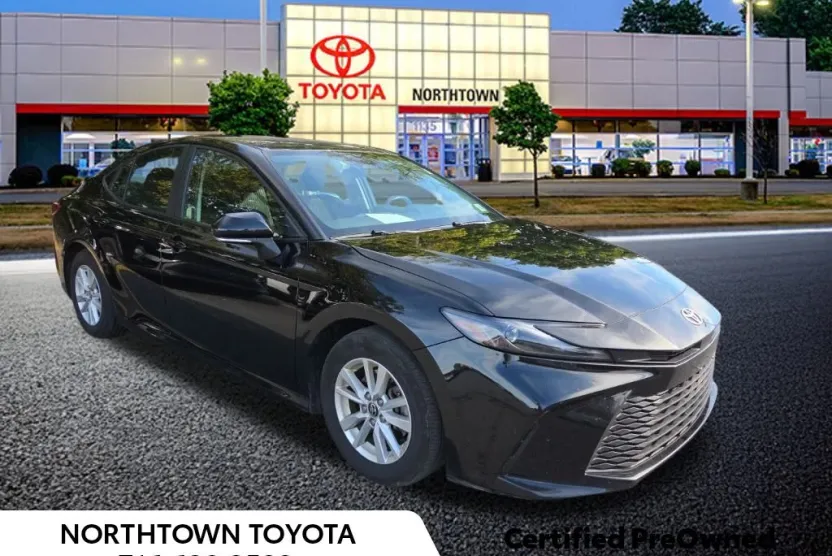 2025 Toyota Camry LE photo 1