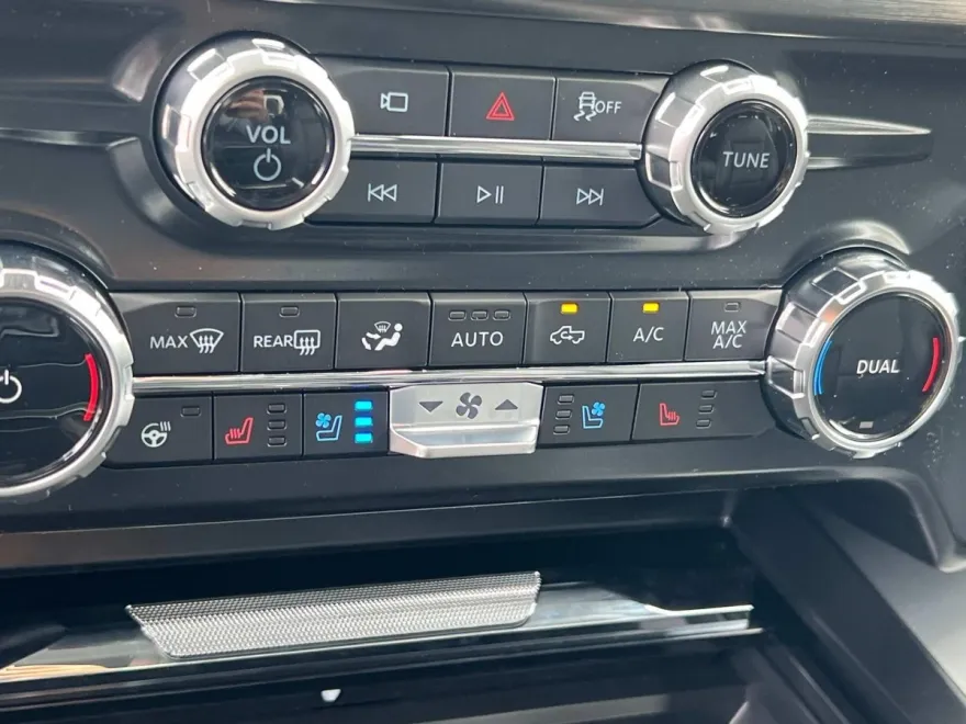 2025 Ford F-250 Lariat photo 24