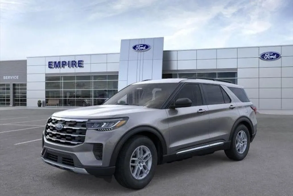 2025 Ford Explorer photo 1