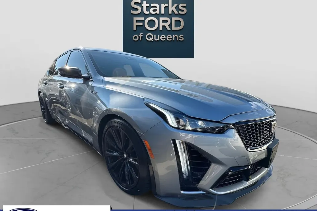 2024 Cadillac CT5 V photo 1